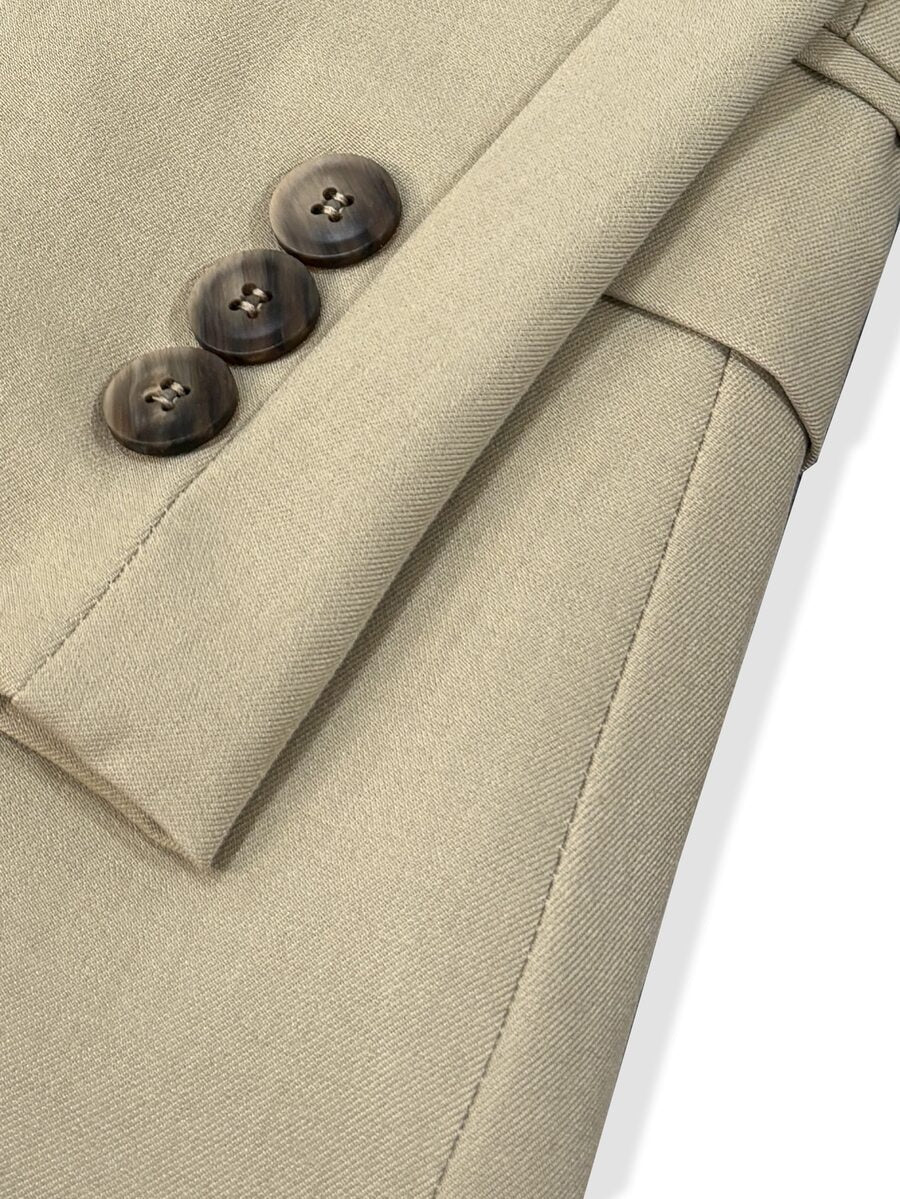 Muški set sako sa prugastim printom  i pantalona za odelo