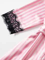 SilkySpell Ženski roze-belo prugasti satenski pidžama set od 4 dela sa čipkastom ivicom