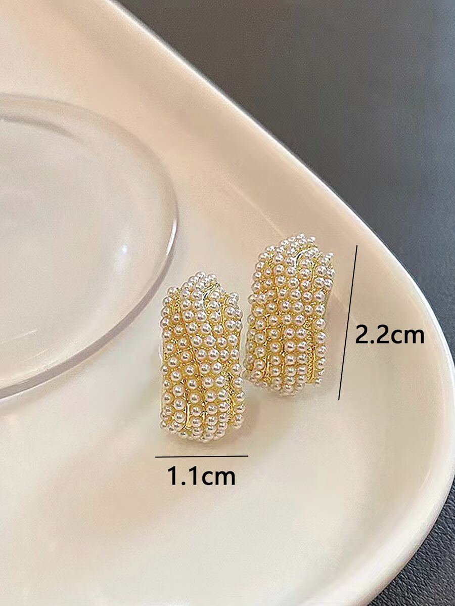 1 par elegantnih minđuša sa veštačkim biserom