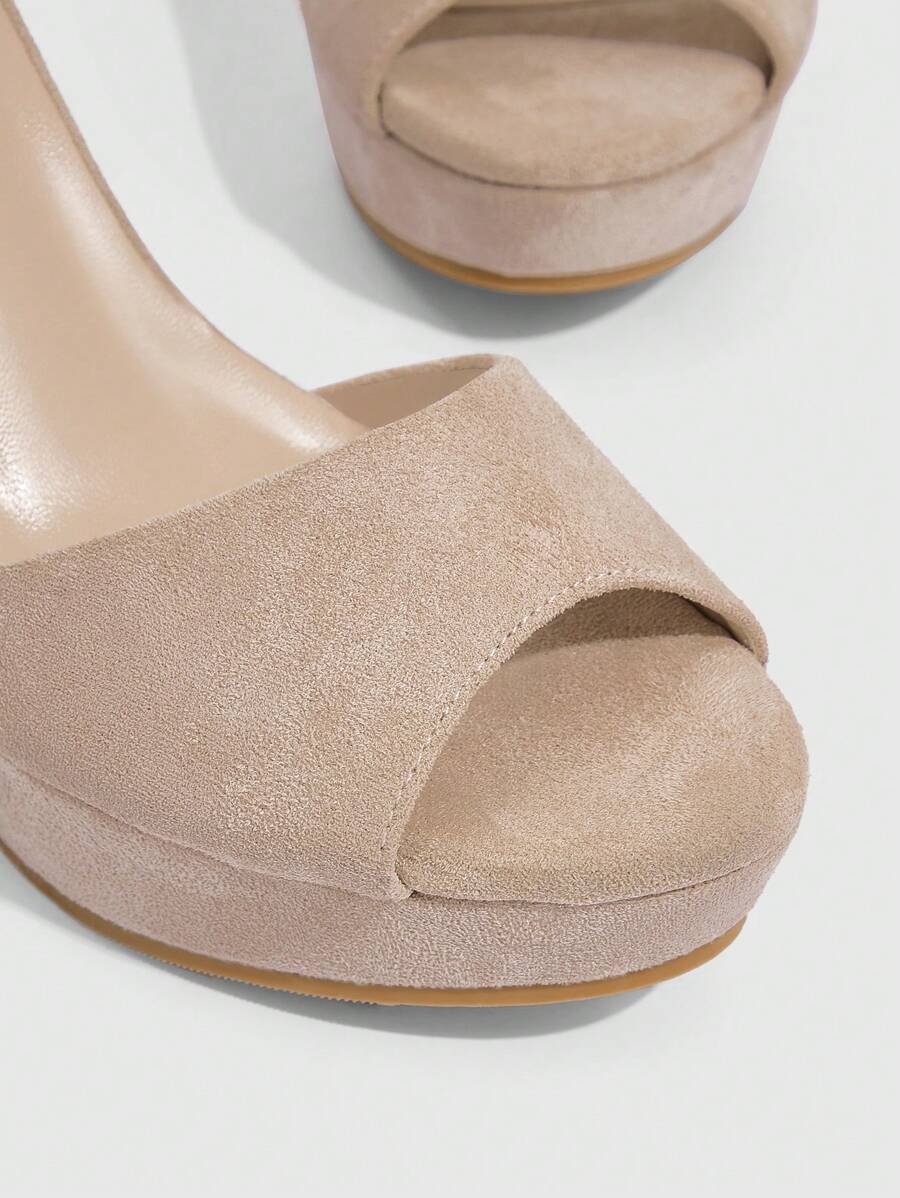Ženske sandale sa kaišem oko gležnja i otvorenom prstom, elegantne platforme