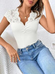 SHEIN Frenchy Women's Lace Patchwork Work Shirts,Seashell Edge Work Women Shirts,Work Tops,Textured Sheer Fabric T-Shirt White Summer Casual