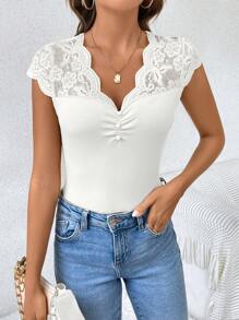 SHEIN Frenchy Women's Lace Patchwork Work Shirts,Seashell Edge Work Women Shirts,Work Tops,Textured Sheer Fabric T-Shirt White Summer Casual