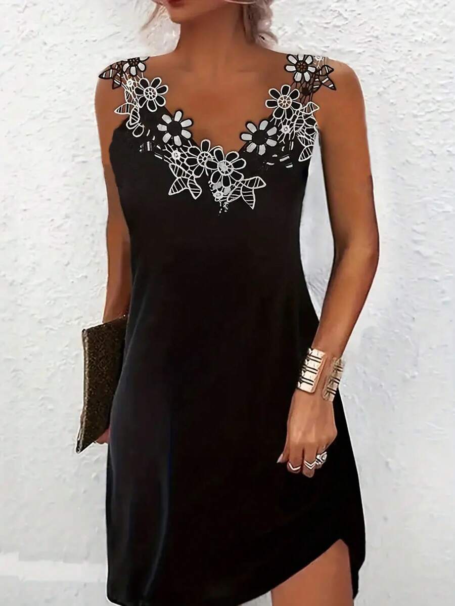 EMERY ROSE Women's Halter Neck Sleeveless Dress With Floral Decor