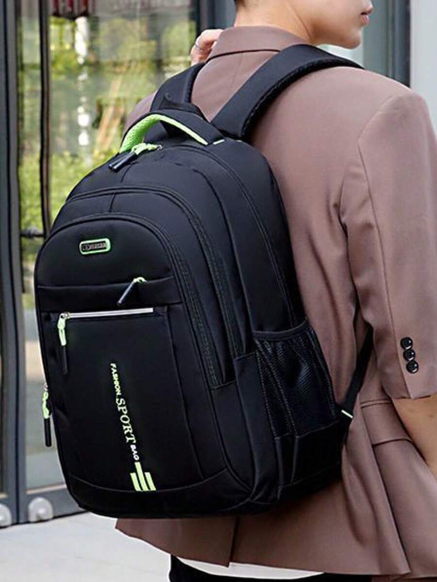 Veliki putni ranac opremljen pregradom za laptop velikog kapaciteta