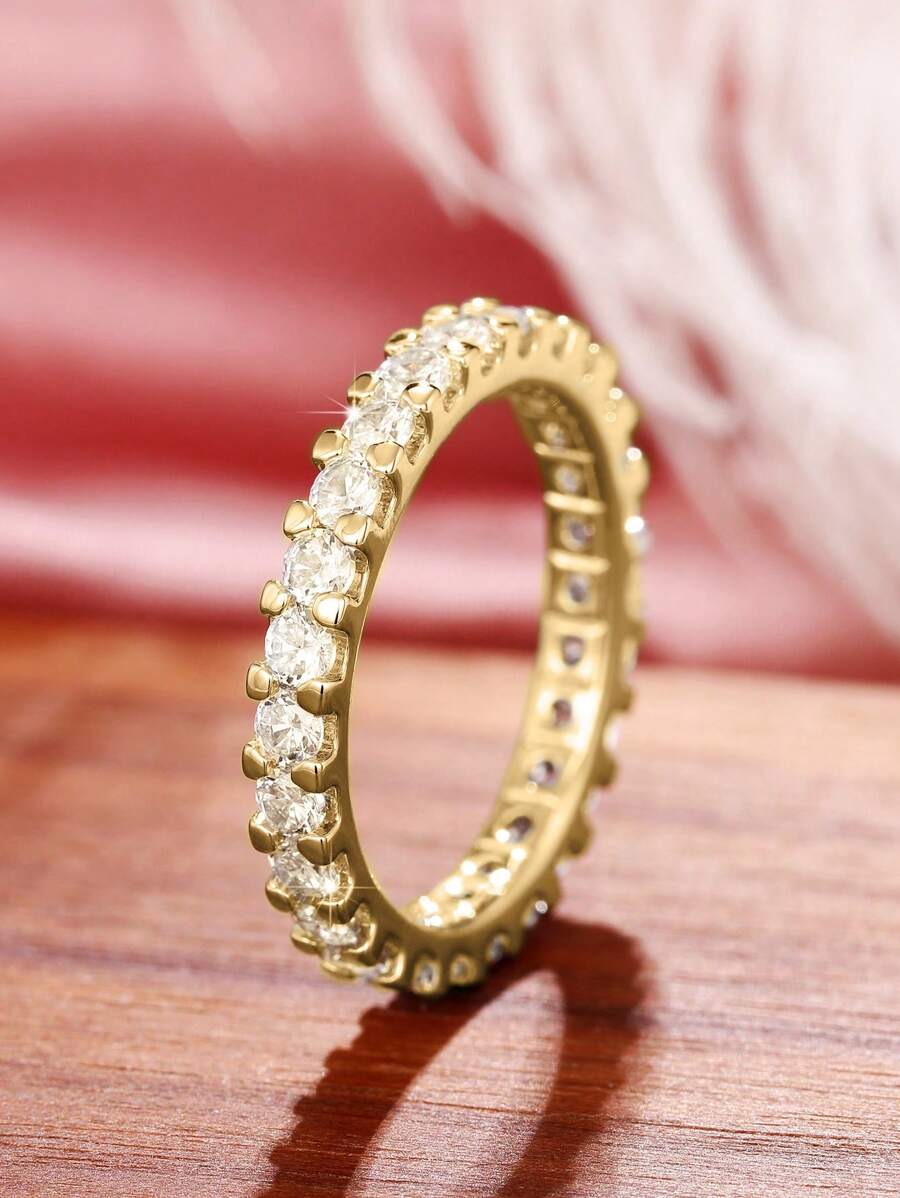 Elegantan ženski prsten sa kvadratnim cirkonom