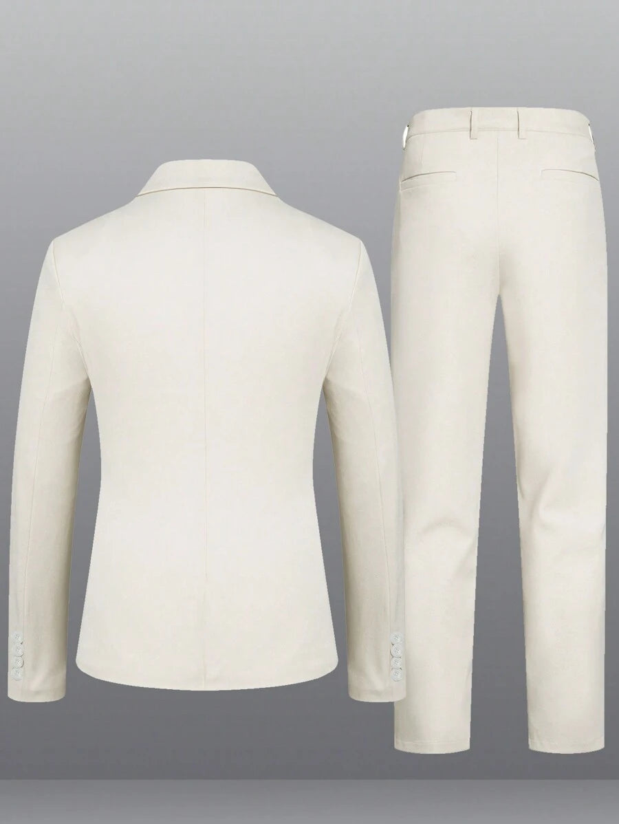 Muško formalno odelo od blejzera  i elegantnih pantalona sa džepovima