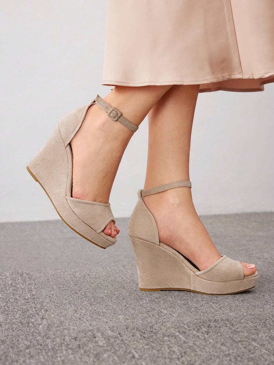 Ženske sandale sa kaišem oko gležnja i otvorenom prstom, elegantne platforme