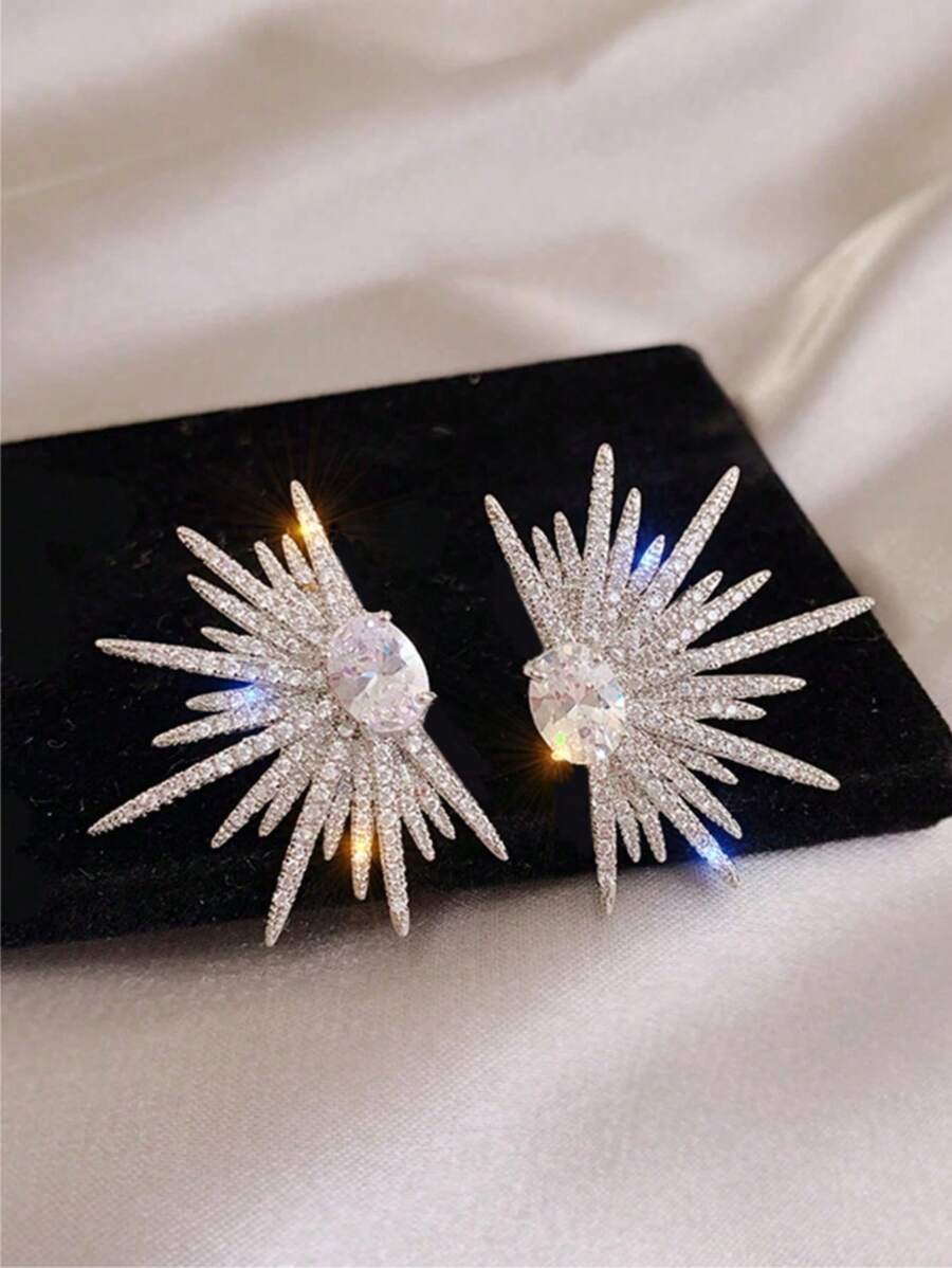 1 par elegantnih minđuša sa kristalima u obliku krila