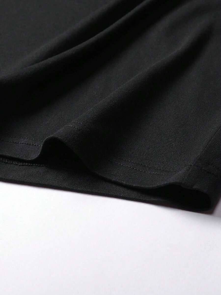 Muški set od 2 komada: polo majica dugih rukava sa printom konja, uparena sa crnim sportskim pantalonama