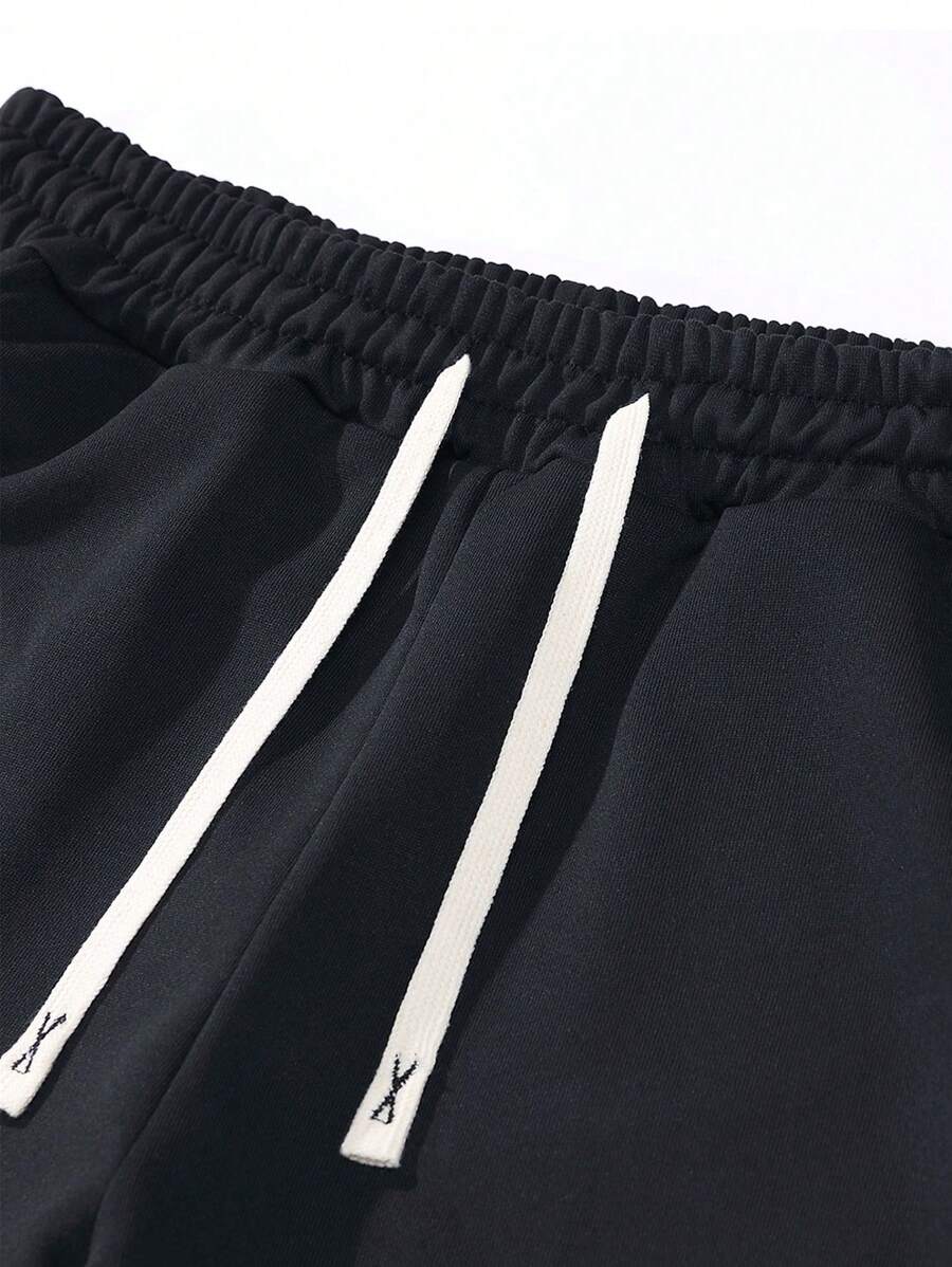 Muški set od 2 komada: polo majica dugih rukava sa printom konja, uparena sa crnim sportskim pantalonama