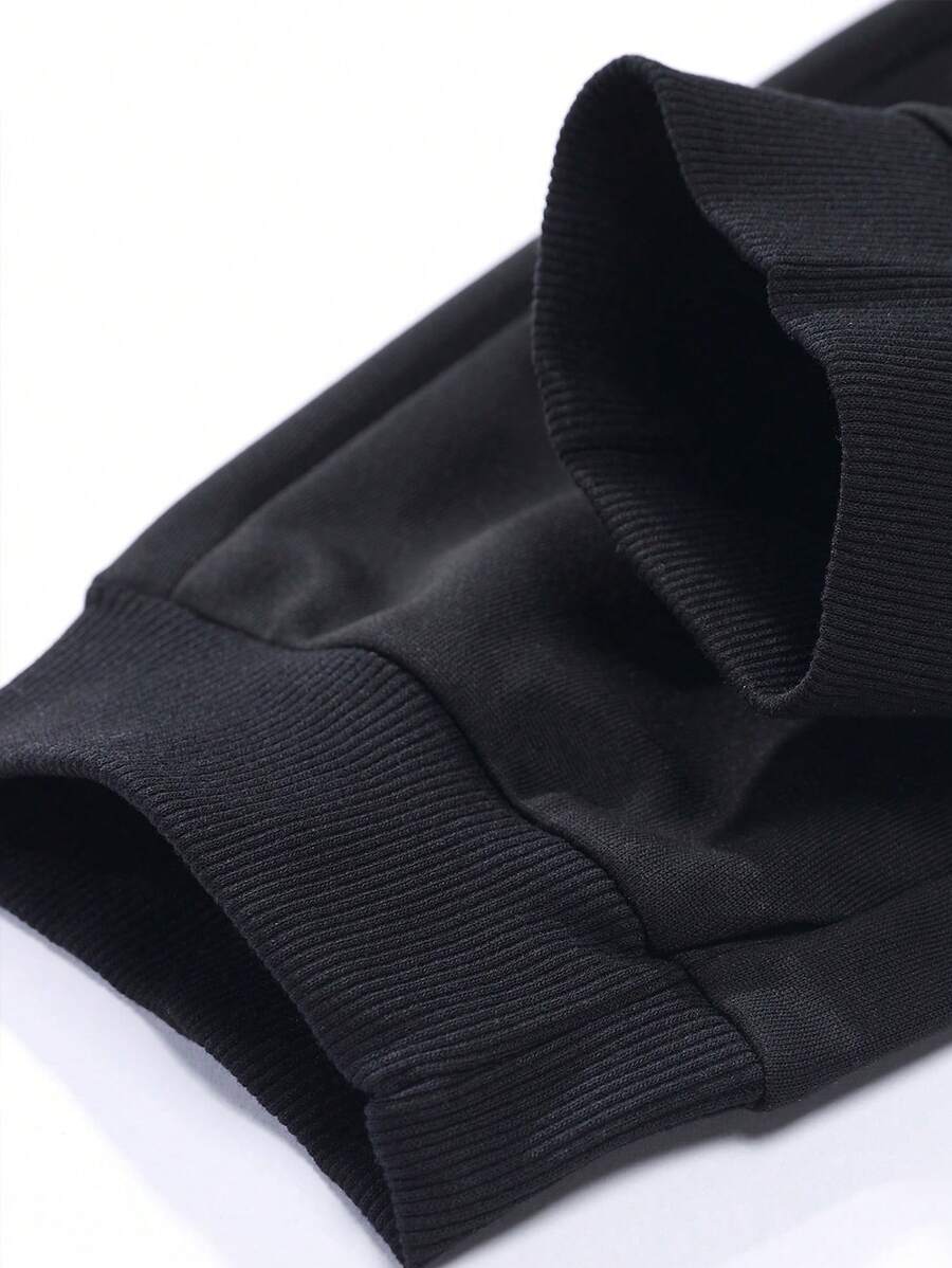 Muški set od 2 komada: polo majica dugih rukava sa printom konja, uparena sa crnim sportskim pantalonama