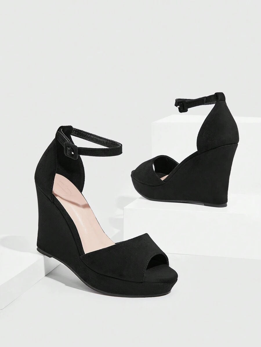 Ženske sandale sa kaišem oko gležnja i otvorenom prstom, elegantne platforme