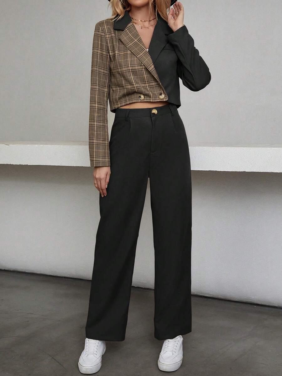 Ženski jesenji komplet - kratki sako i pantalone sa kariranim patchwork dezenom