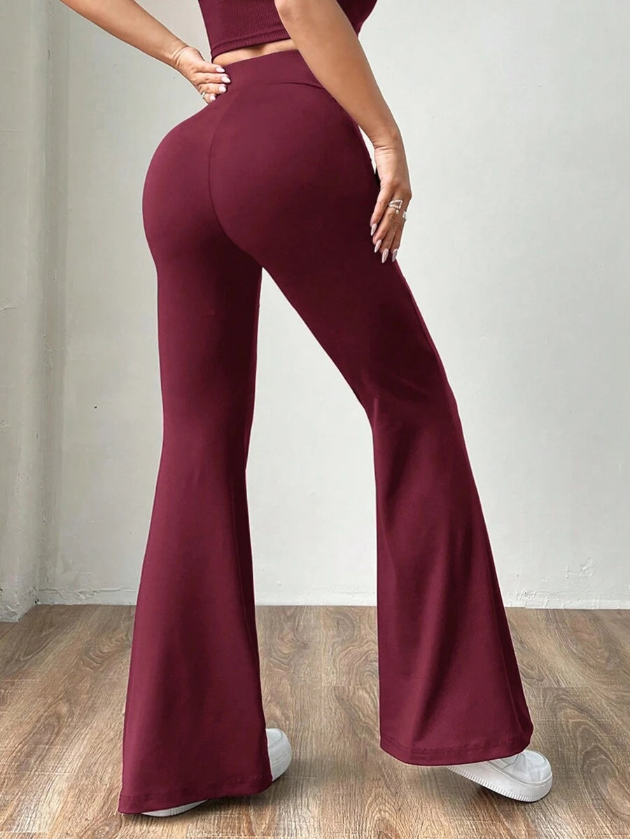 Ženske uske pantalone sa raširenim nogavicama