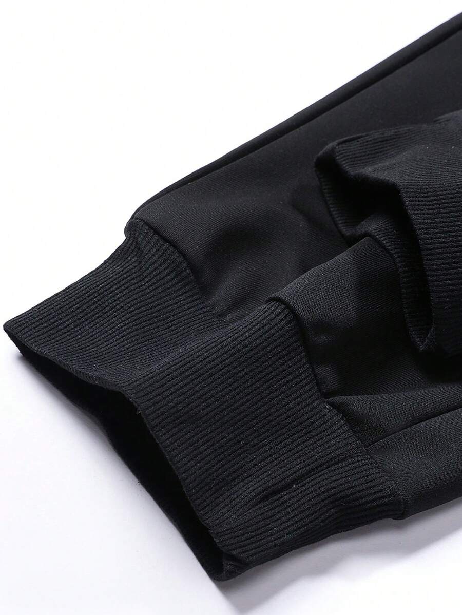 Muški set od 2 komada: polo majica dugih rukava sa printom konja, uparena sa crnim sportskim pantalonama