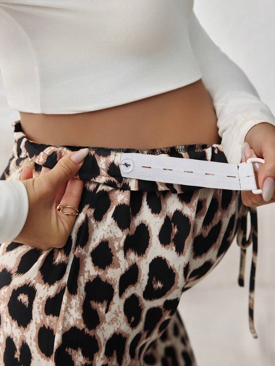 Trudničke pantalone ravnog kroja sa leopard printom, udobne i moderne