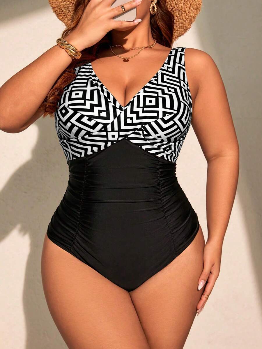 Jednodelni kupaći kostim za žene plus size sa geometrijskim printom i nabranim detaljima