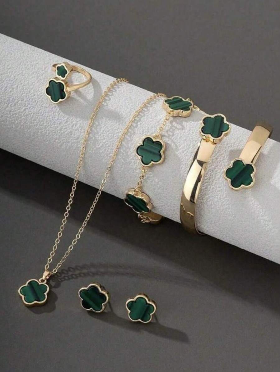 Set od 6 komada nakita : ogrlica, narukvica, minđuše i prsten
