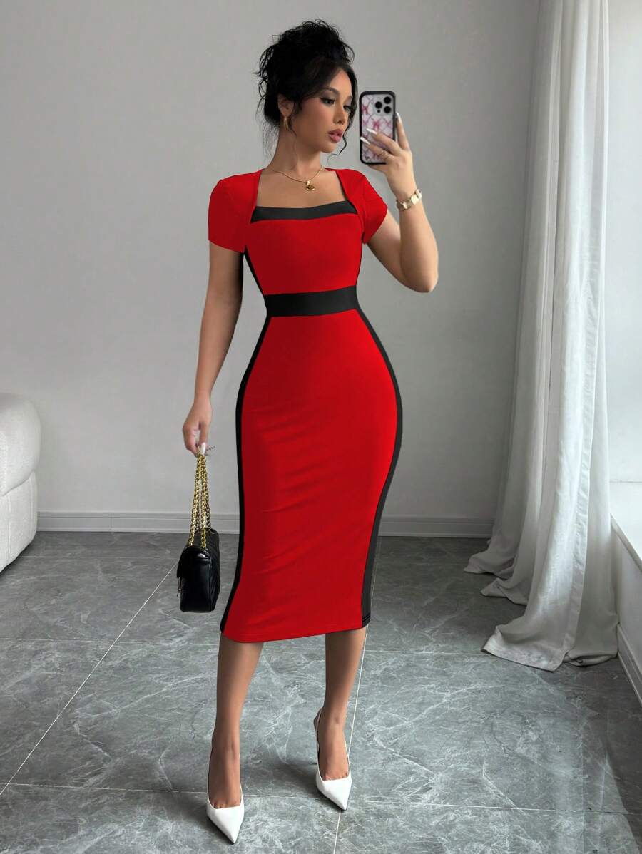 Color Block Fitted Haljina sa Kvadratnim Izrezom i Kratkim Rukavima