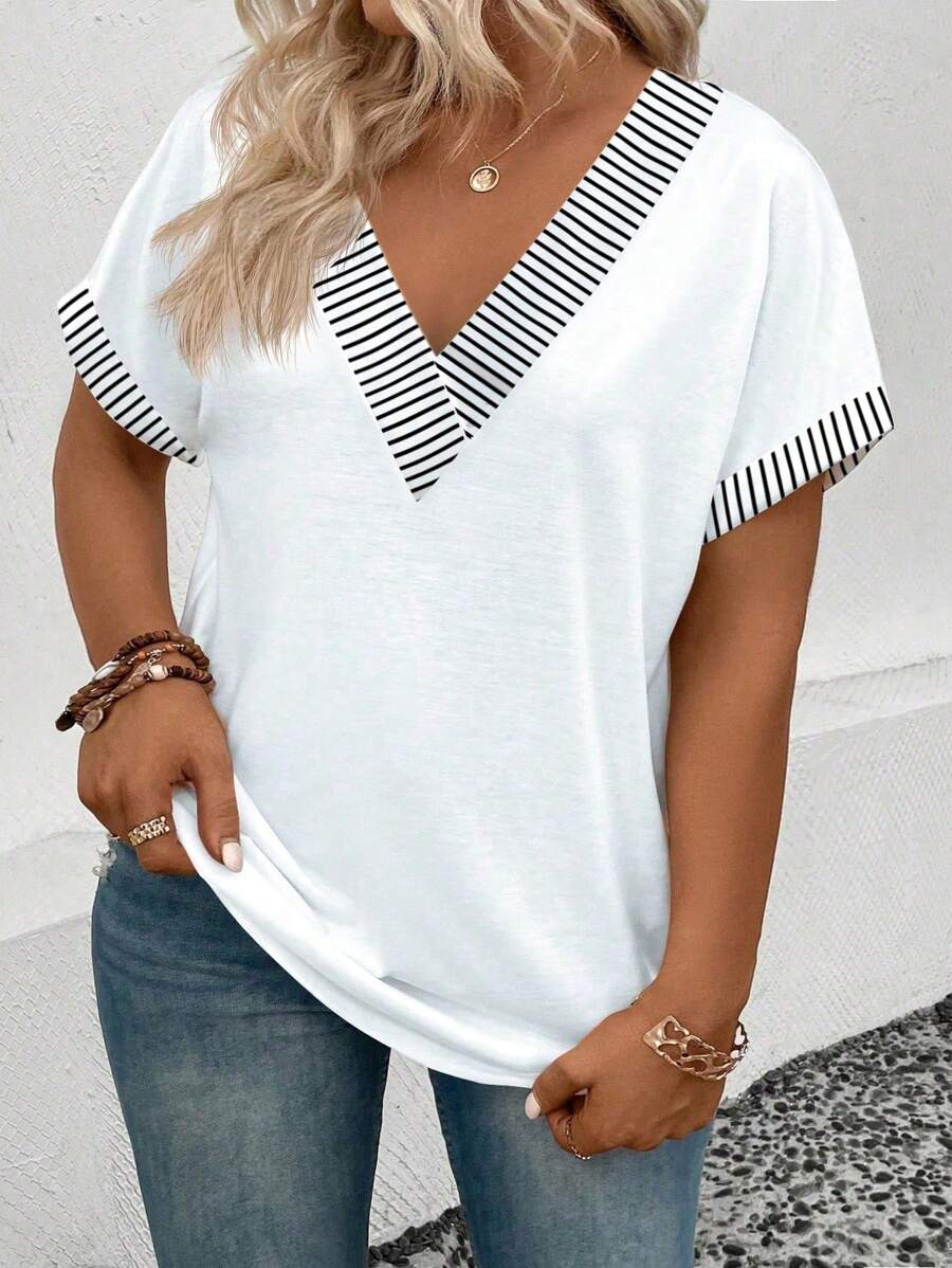 Ženska majica plus size sa prugastim ovratnikom, dubokim V-izrezom, širokog kroja