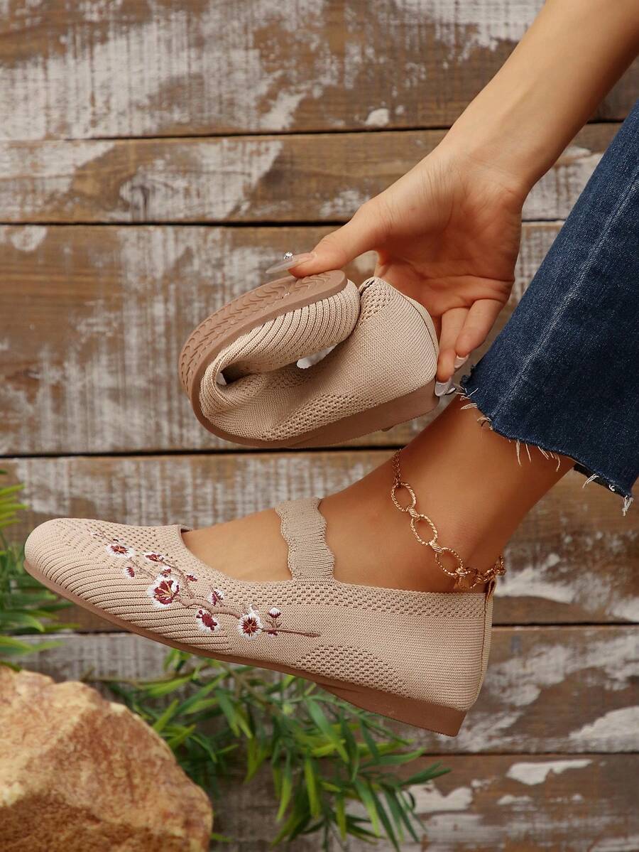 Ženske cipele sa cvetnim vezom, meke slip-on cipele