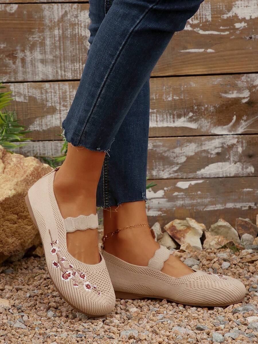 Ženske cipele sa cvetnim vezom, meke slip-on cipele