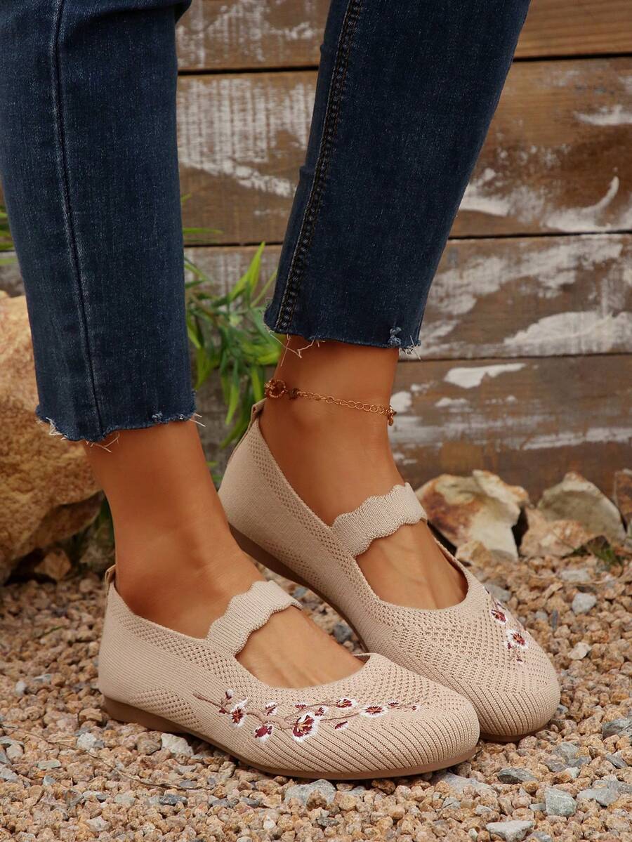 Ženske cipele sa cvetnim vezom, meke slip-on cipele
