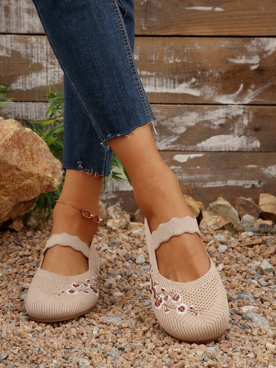 Ženske cipele sa cvetnim vezom, meke slip-on cipele