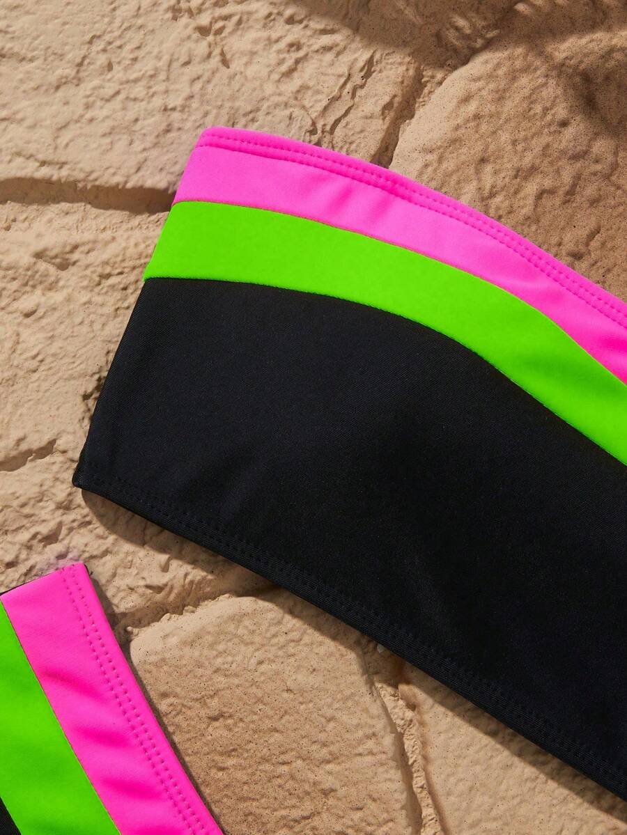 Dvodelni Bikini sa Patcherom u Kontrastnim Bojama