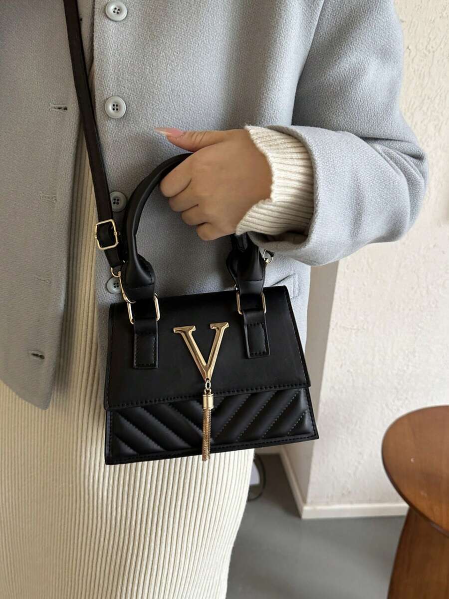 Mini ležerna kvadratna torba sa dvostrukim gornjim ručkama, preklopnim zatvaranjem, metalnim V detaljem