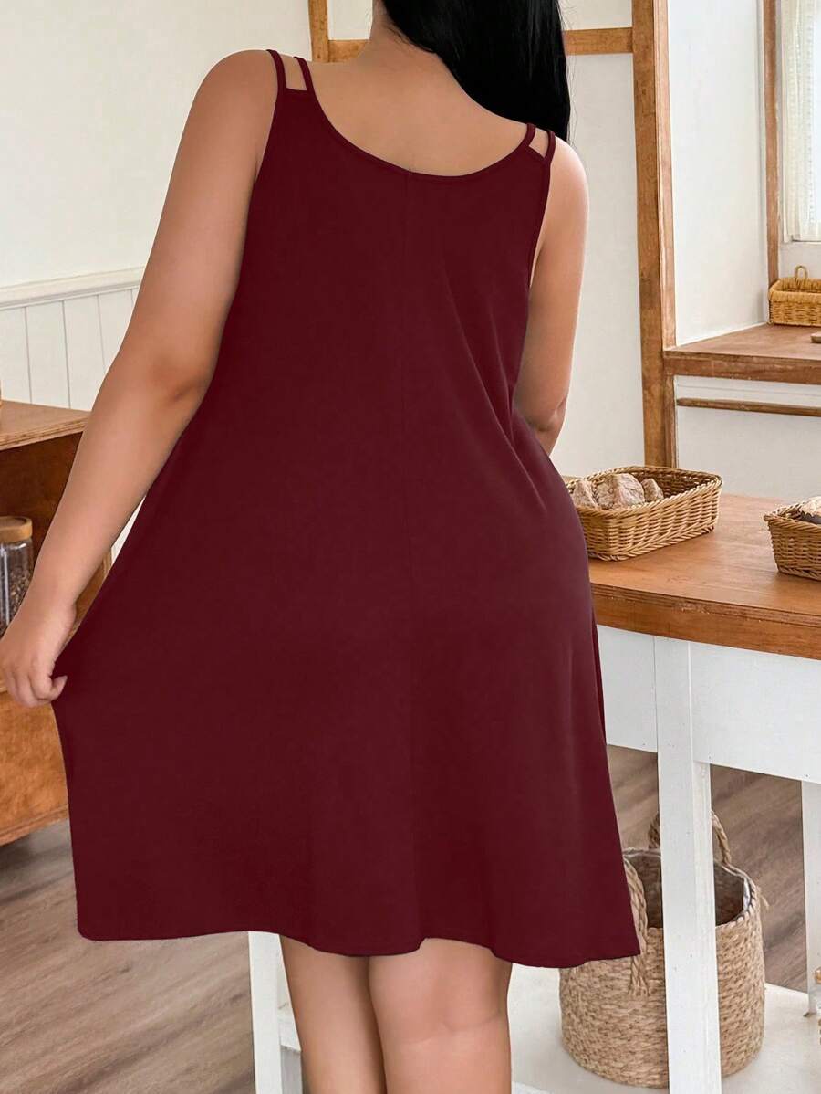 Ležerna spavaćica na bretele sa printom srca, plus size