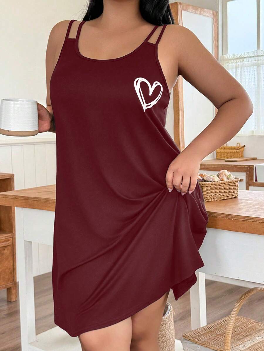 Ležerna spavaćica na bretele sa printom srca, plus size