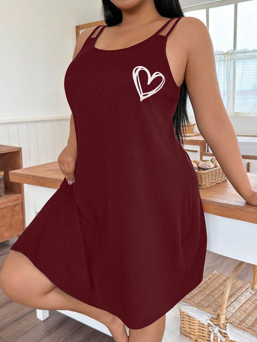 Ležerna spavaćica na bretele sa printom srca, plus size