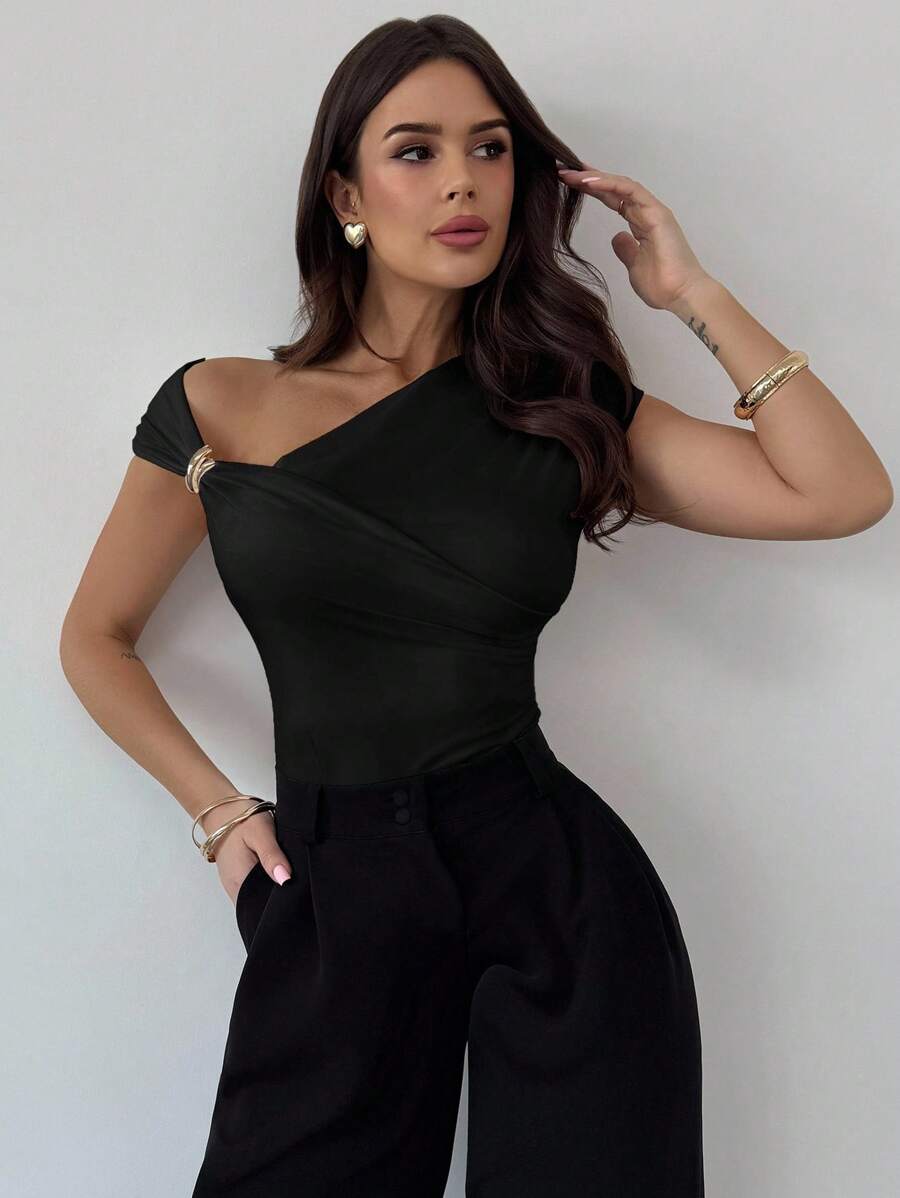 Asimetrična Uska Bela Majica, Elegantna