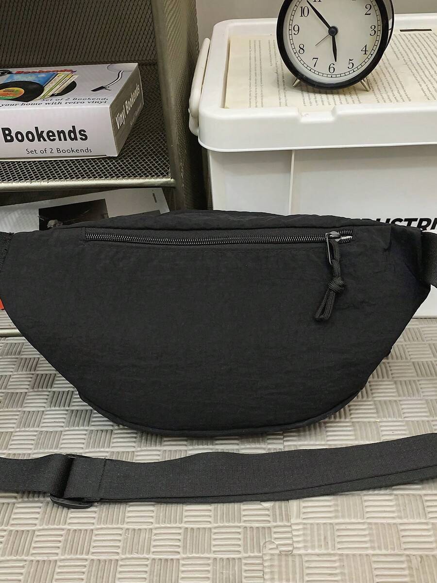 Torba za preko tela sa štampom slova i  podesivim kaišem
