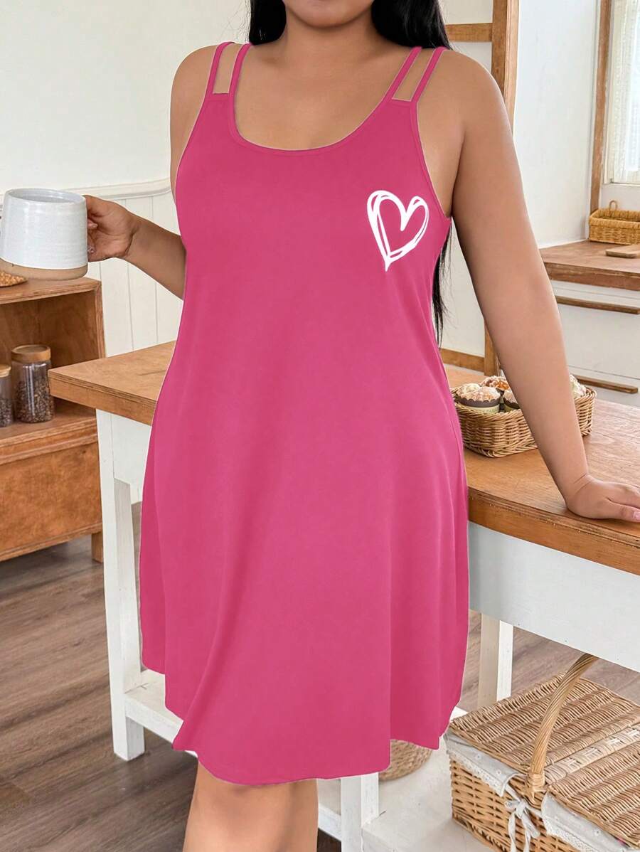 Ležerna spavaćica na bretele sa printom srca, plus size