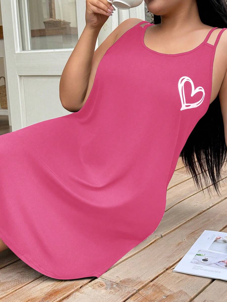 Ležerna spavaćica na bretele sa printom srca, plus size