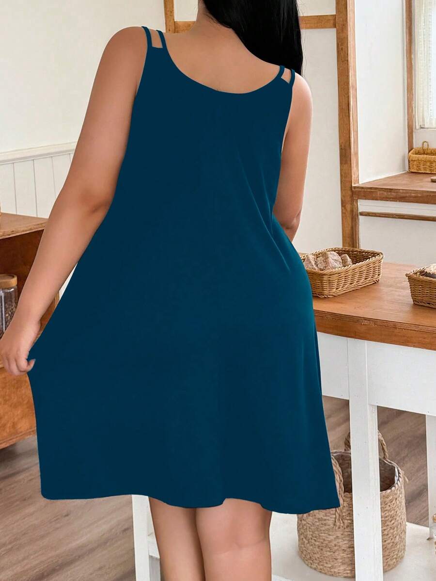 Ležerna spavaćica na bretele sa printom srca, plus size
