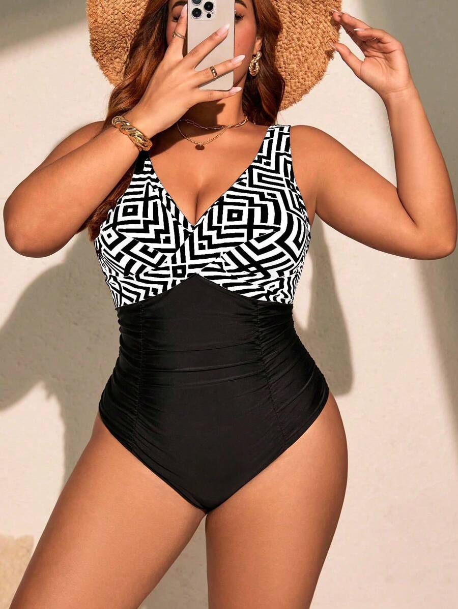 Jednodelni kupaći kostim za žene plus size sa geometrijskim printom i nabranim detaljima