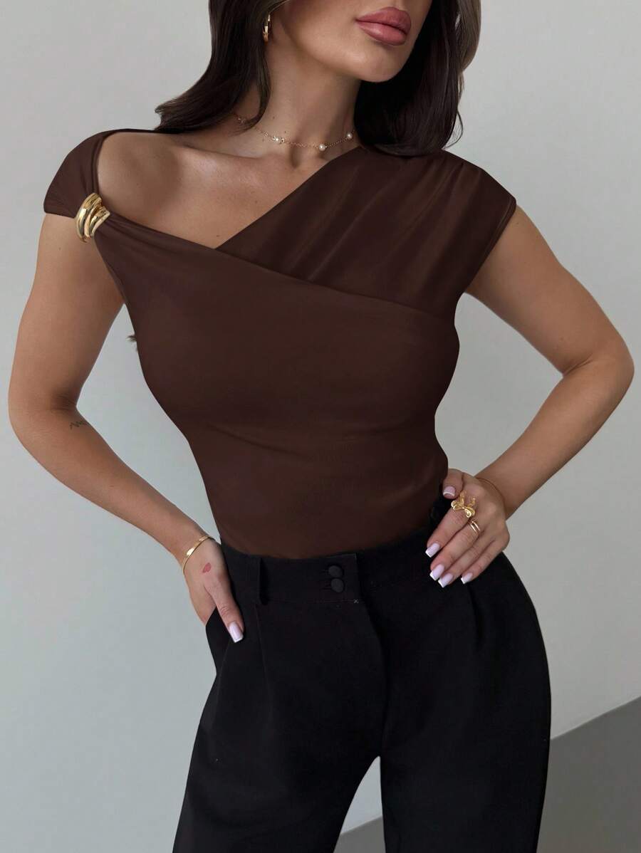 Asimetrična Uska Bela Majica, Elegantna