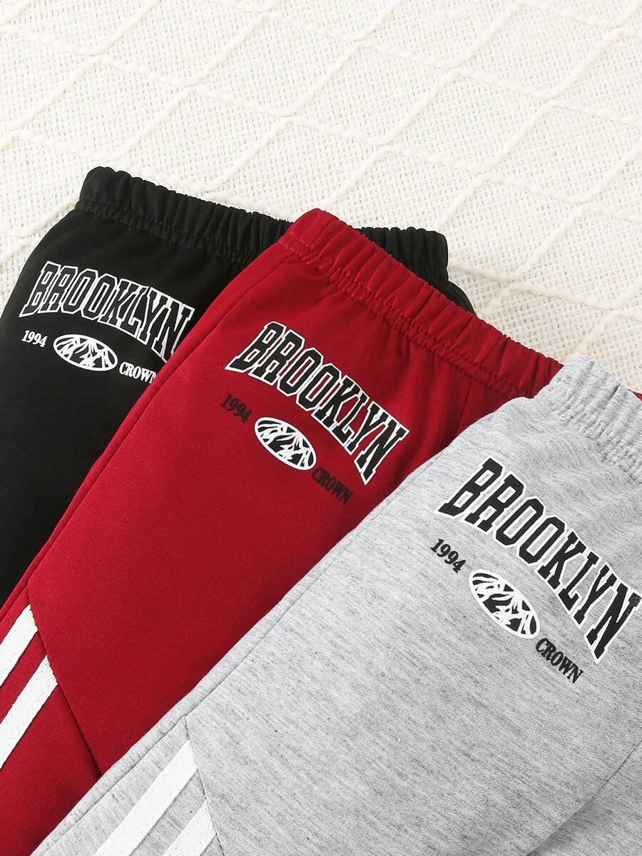 3 komada dečijih trenerka donjih delova sa BROOKLYN printom slova