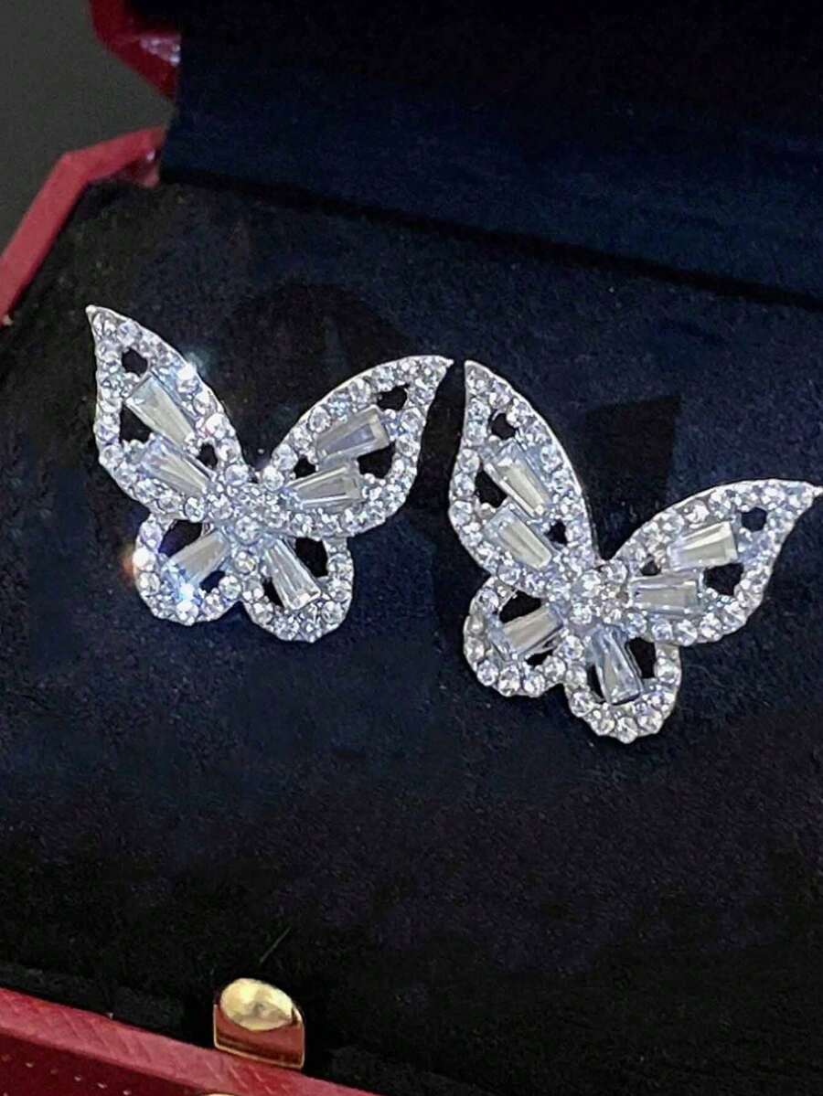 1 par elegantnih minđuša sa kristalima u obliku leptira