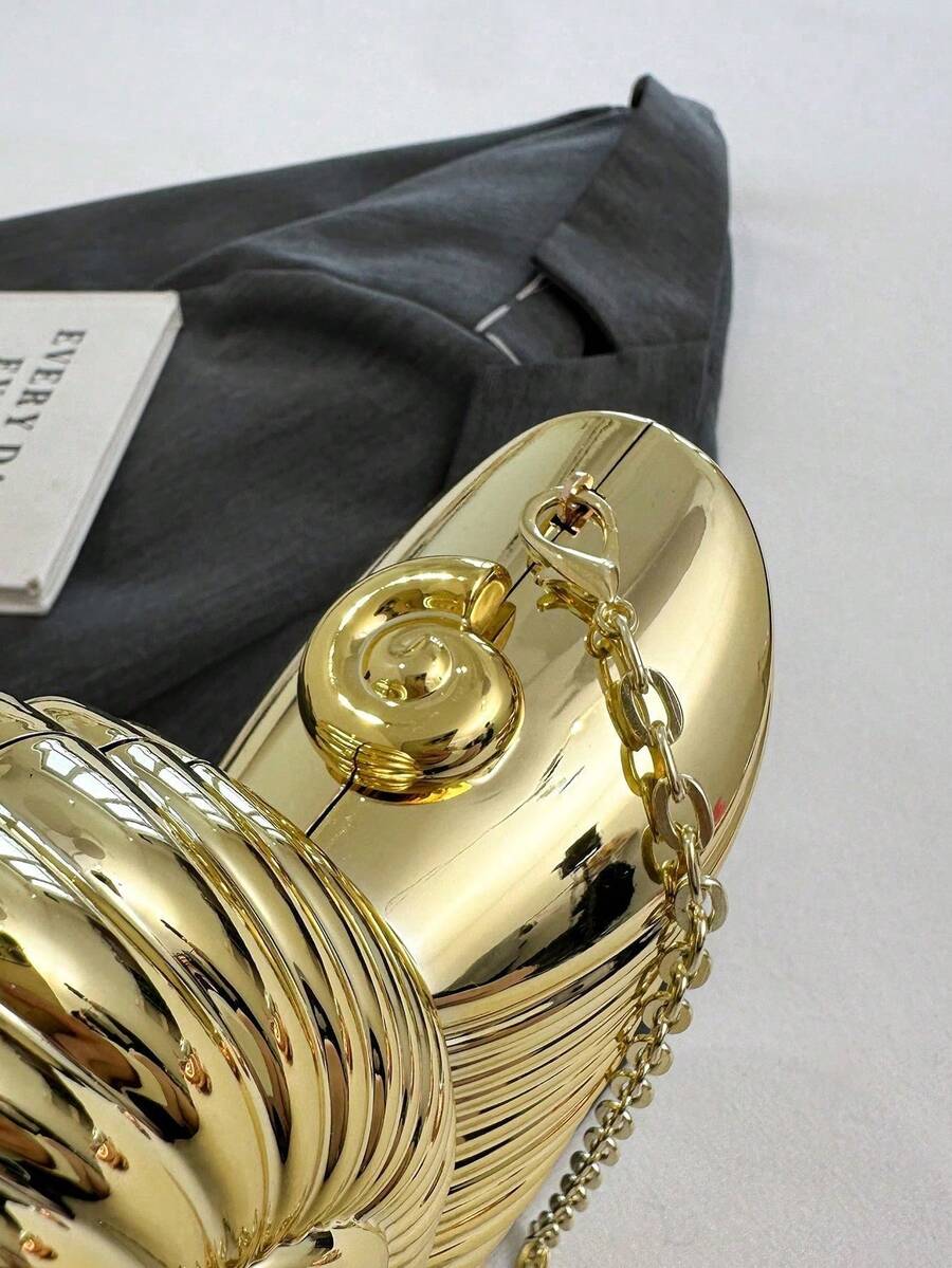 Elegantna ženska torba sa dizajnom školjke, moderna sjajna
