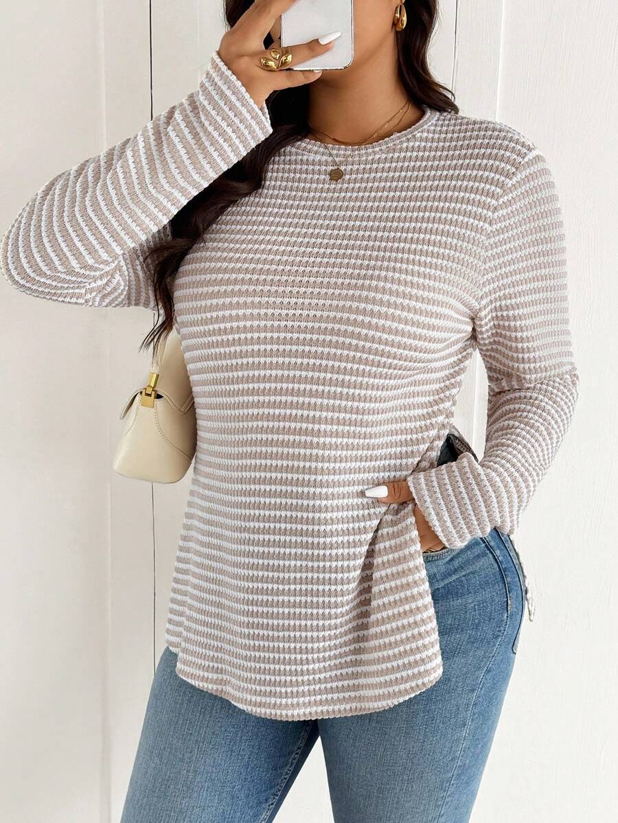 Ženska prugasta pletena bluza plus size sa okruglim izrezom