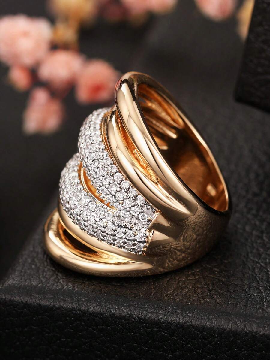 Elegantan prsten sa cirkonom, ženski stil
