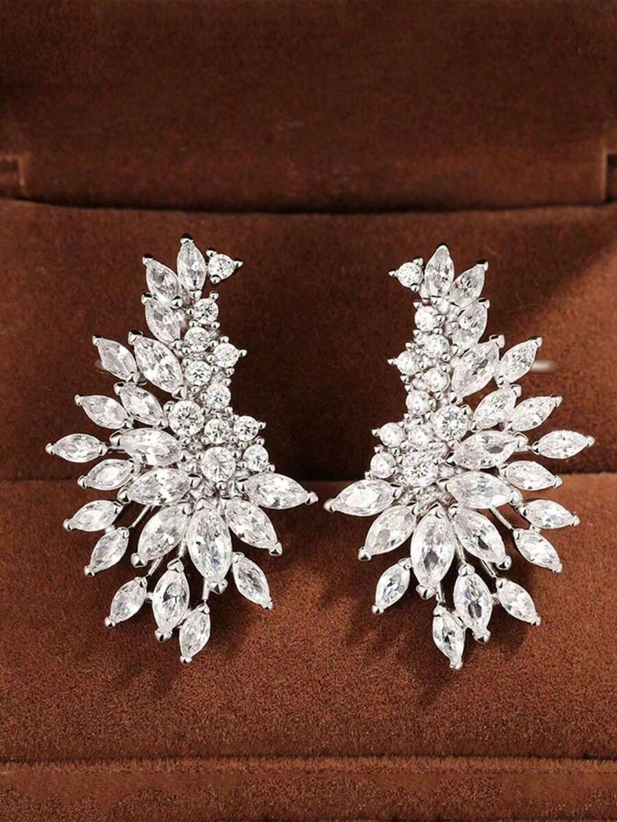 1 par luksuznih i elegantnih ženskih minđuša