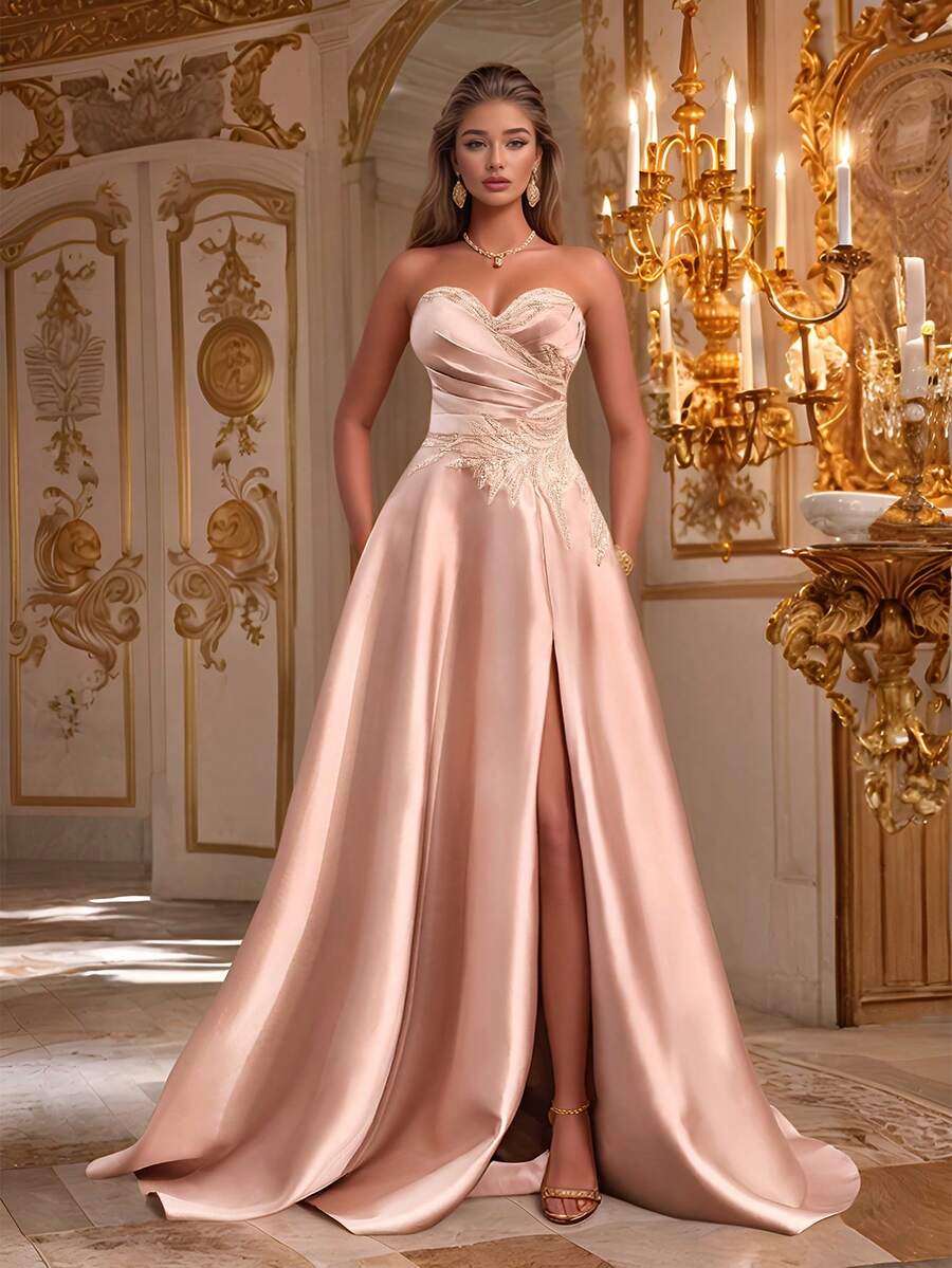 Elegantna satenska haljina  A-kroja, sa visokim prorezom, ukrašena šljokicama