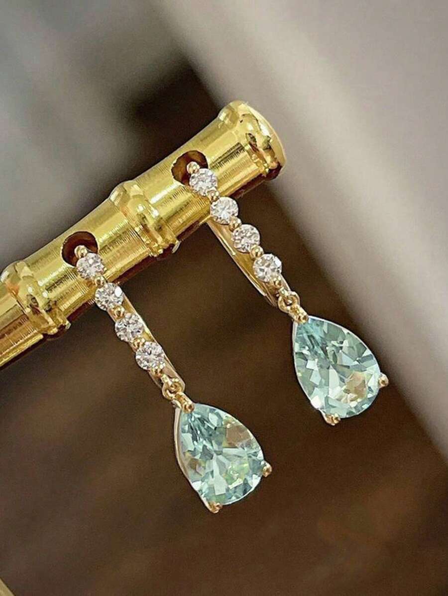 1 par elegantnih minđuša u obliku suze sa kubičnim cirkonom