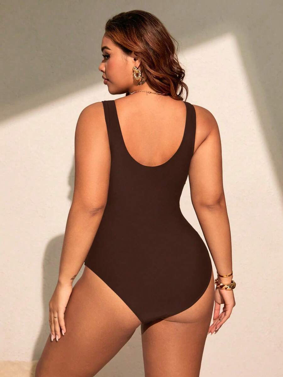 Jednodelni kupaći kostim za žene plus size sa geometrijskim printom i nabranim detaljima