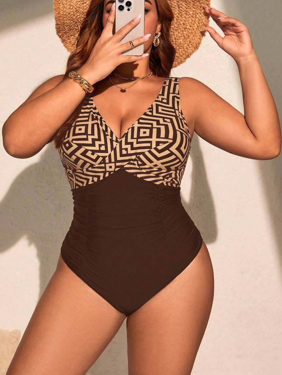 Jednodelni kupaći kostim za žene plus size sa geometrijskim printom i nabranim detaljima